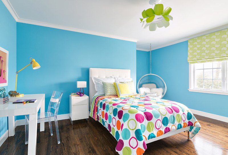 claire-paquin_springdale_teen-room-blue-dots