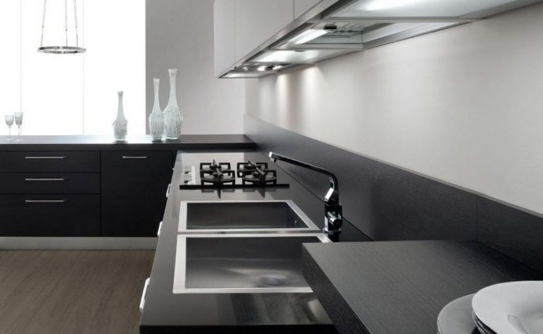 black-and-white-kitchen-14-768x473-2037283