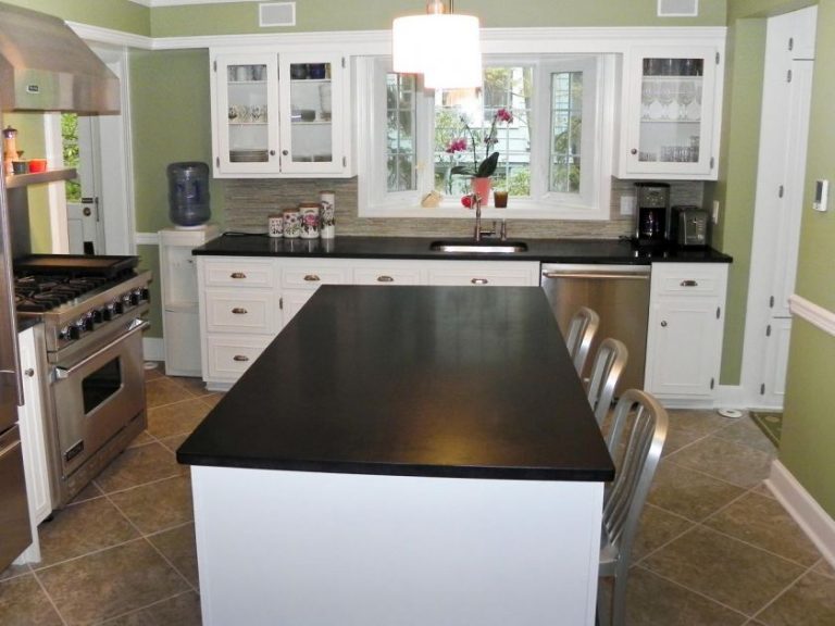 black-and-white-kitchen-2-768x576-1559457