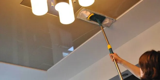 Чем моются натяжные потолки глянцевые. Как помыть матовый натяжной потолок без разводов в домашних условиях? Как правильно отмыть натяжной потолок – алгоритм действий